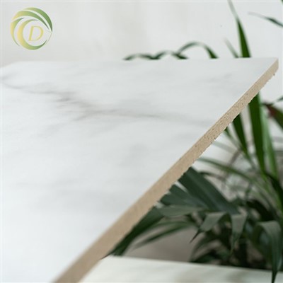 Vodotesné laminátové kúpeľňové stenové panely